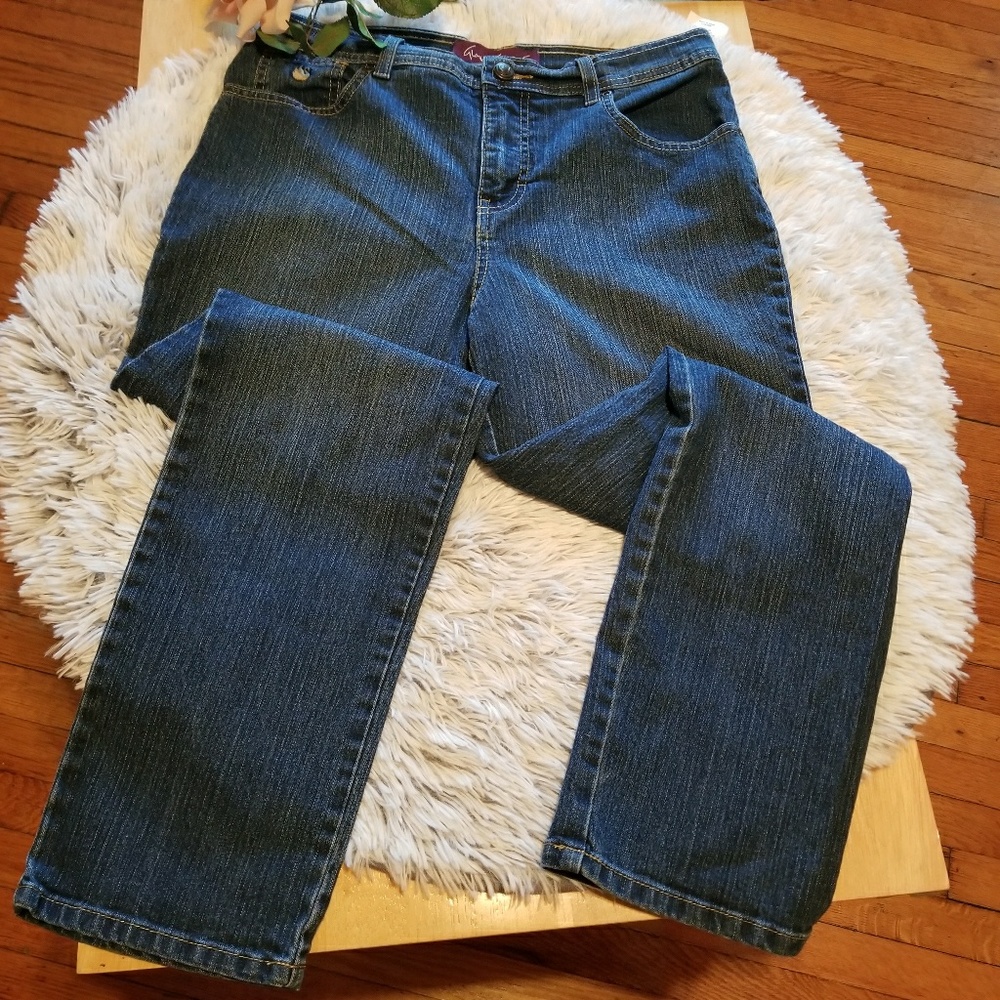 Gloria Vanderbilt jeans size 8